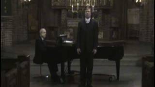 Glenn Bengtsson sings Bred Dina Vida Vingar by Sandell in Mariakyrkan 2009