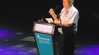 Amos Oz slams West Bank 'occupation'