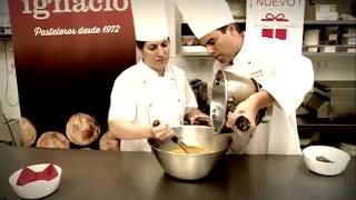 Ignacio Pastelería:  Gramola crujiente de hojaldre con tocino de cielo de chocolate