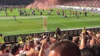 Abpfiff beim Spiel, VfB Stuttgart vs. Würzburger Kickers mit Platzsturm 21.05.2017