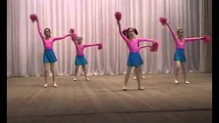 Dance with pompons.  Детский танец с помпонами.