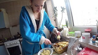 Кушаем вместе с Лизой пасту с соусом / Лиза скучала
