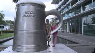 Tv-klip: Anne-Vibeke Rejser - Malaysia, Royal Selangor Tin fabrik
