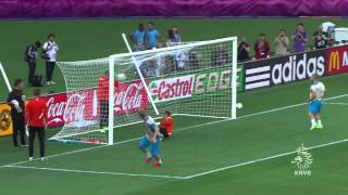 08-06-2012: Oranje traint voor in Charkov (KNVB.TV)