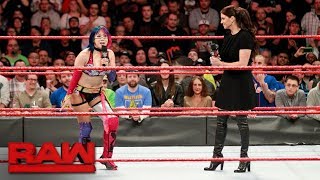 Alexa Bliss will defend her title in the first Women's Elimination Chamber Match: Raw, Jan. 29, 2018