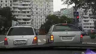 Т-образный перекрёсток.