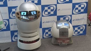 漫才ロボにがん患者笑み AI技術、言い間違えも