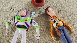 Toy Story 4 - Drop Down Action Buzz & Woody Feature Toys