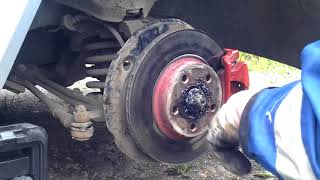 Волга-31105  Крайслер. Осмотр подшипника передней ступицы.
