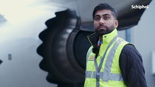 Behind the scenes: Aviation Security Agent