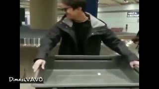 Димаш ШУТНИК и озорный мальчик :) Смешные моменты