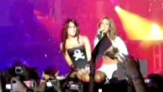 Dulce María canta Algun Día con Anahí