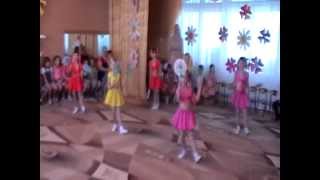 танец с ромашками