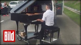 Stau - Klavier-Konzert auf der Autobahn