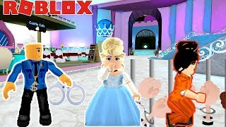 OH NO! CINDERELLA STEPMOM ESCAPED JAIL! & WE LOST HER! -Royale High Roblox