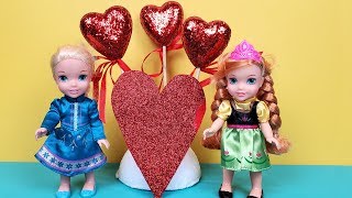 Valentine's day 2020 ! Elsa and Anna toddlers - cards - hearts - Barbie is the teacher - school