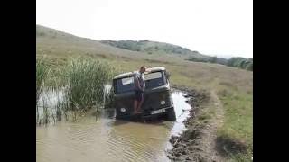 Газ 66 по бездорожью. Форсируем водоем. Ил, грязь, болото. Hard test drive off-road