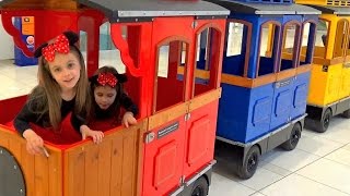 VLOG: КАФЕ МОНСТРОВ. ЗЕЛЕНЫЕ ПЕЛЬМЕНИ. ПАРОВОЗИК. ЕДИМ НАНО МОРОЖЕНОЕ. 4 -х ЭТАЖНЫЙ АКВАРИУМ