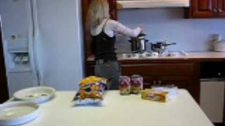 Betty's Quick and Easy Super Bowl Chili with Cheese Dip
