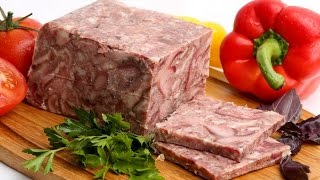 Прессованное мясо из свиной головы.