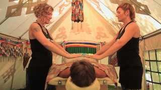 Lomi Lomi Massage 4 Hand given by sisters