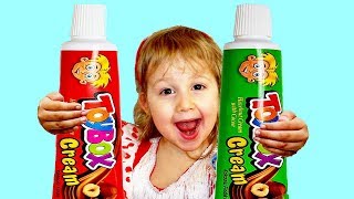 Lady Diana pretend play with Baby Dolls toys. Learn Colors with Johny Johny Yes Papa Nursery Rhymes.