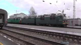 Электровоз ВЛ80С-1127 с электровозом ВЛ80С-1346