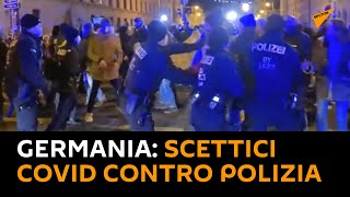 #Germania: scettici COVID si scontrano con la polizia