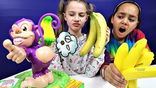 Pull My Finger Monkey Challenge Game - Surprise Squishy Toys