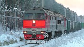 2ТЭ116-1638 с грузовым поездом следует через о.п. Никель