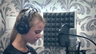 Маленькая девочка поет  Виктор Цой - Кукушка