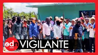 Mexican VIGILANTE Group 'El Machete' Vow to Protect Town from Drug Cartel Attacks