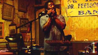 Dr Feelgood Potts "Baby Scratch My Back" Beale St Memphis
