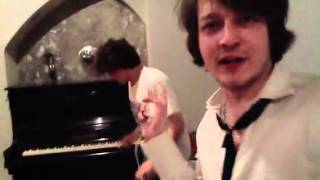 Бухой зачитал Gangsters paradise