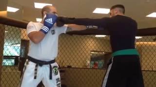 Treino de Kickboxing - Como lutar com um adversário de maior envergadura.