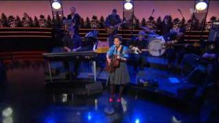 Maia Hirasawa & Augustifamiljen - Tusen Bitar (Live På Spåret 2010)