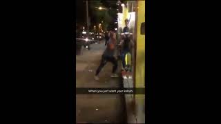 Une femme veut un kebab