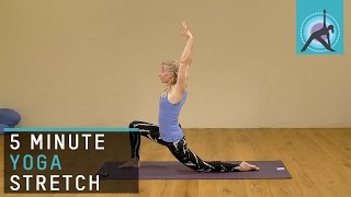 5 Minute Yoga Stretch with Esther Ekhart