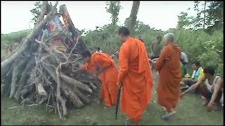 Буддийские похороны. Sipandon, Лаос 2/9, сохжение тела. Кремации в Лаосе.