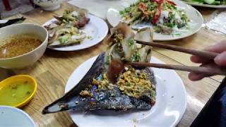 Trying the Freshest Seafood Possible! Phu Quoc Island Night Market, Vietnam S01E49