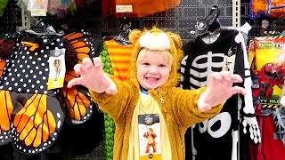 Adorable Little Kid Shops Halloween Costumes 2017 ?