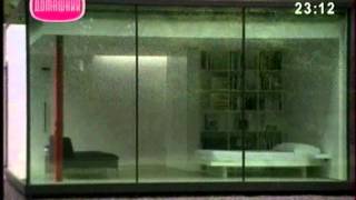 Необычные дома мира 2008-01-26 Дом--куб. Дом на складе автозапчастей