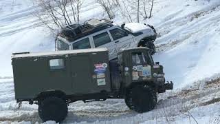 ГАЗ-66 и УАЗ Патриот в снежном карьере off road 4x4