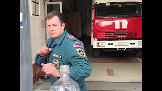 Томский спасатель присоединился к #BottleCapChallenge