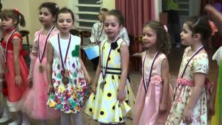Девчонки зажигают на выпускном! Авторская песня! Смотреть всем!