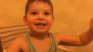 Стасик поет песенку''машина едет далеко''