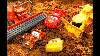 Тачки 3 Мультики про Машинки Молния Маквин Фрэнк и Чуи Cars 3 Lightning McQueen