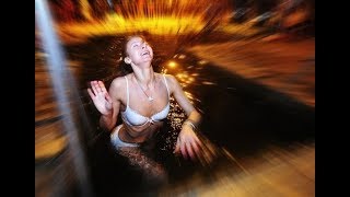 Крещение. Купание девушек. Причащение или эротика?!