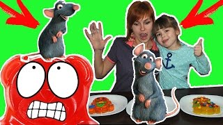 НАПАЛИ на ЖЕЛЕЙНЫЙ МЕДВЕДЬ ВАЛЕРА НОВАЯ СЕРИЯ СМОТРЕТЬ Видео для Детей Медведь ВАЛЕРА против