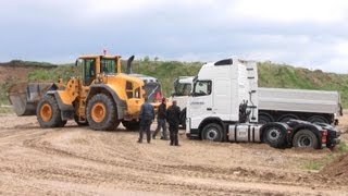 Volvo L180G Pulling Out Stuck Volvo FH12 Truck